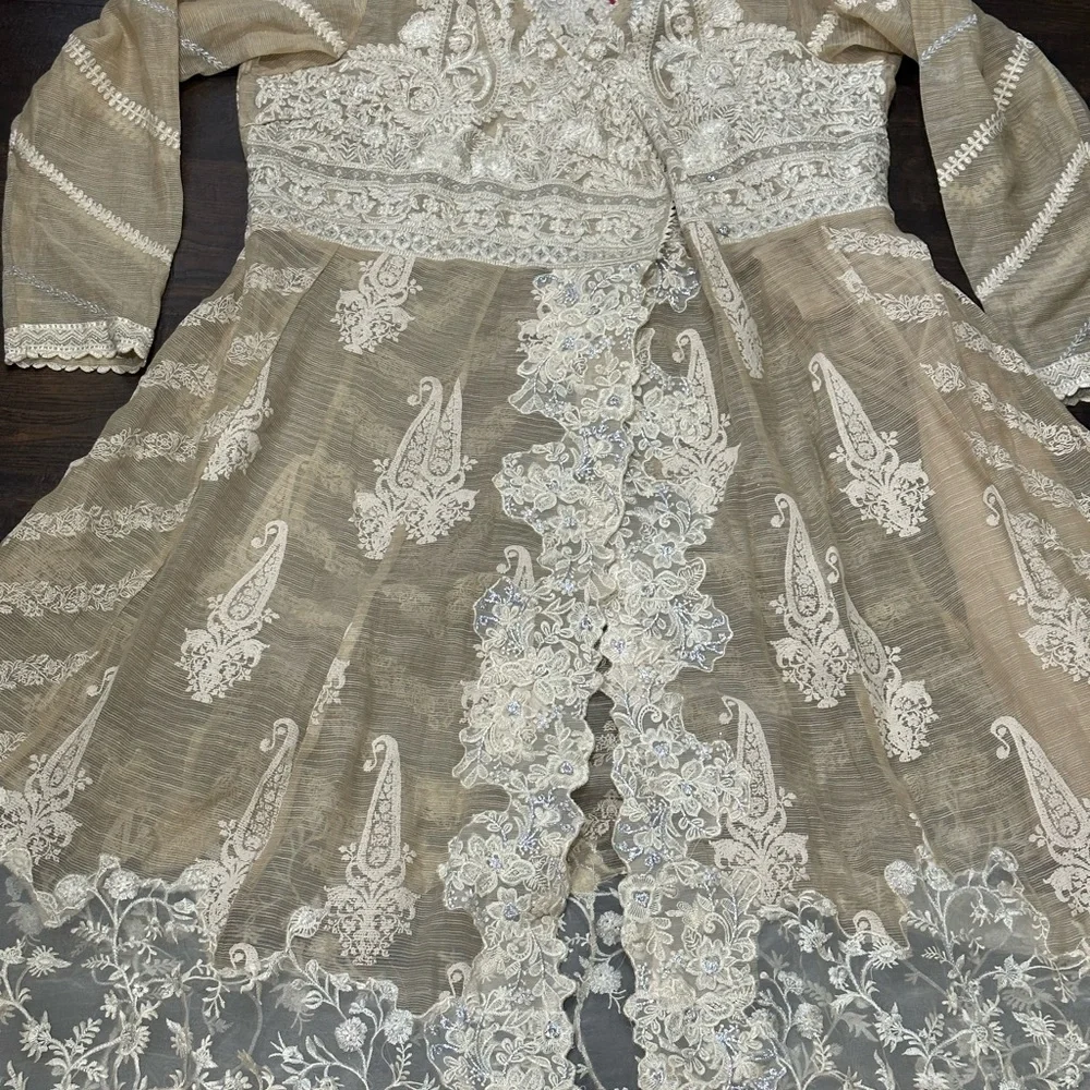 Pakistani dresses Sana safinaz - Picture 5 of 14